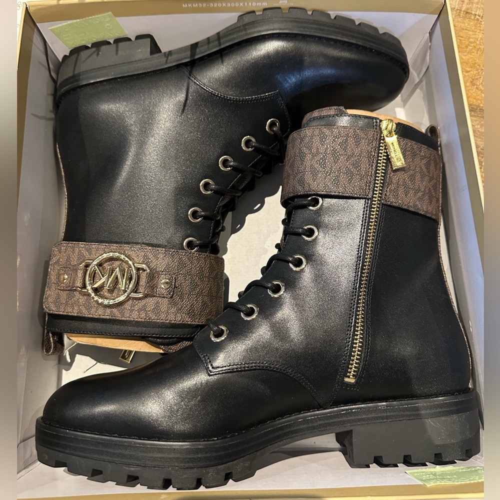 NWT MICHAEL Michael Kors Womens RORY MK Signature Lace Up Booties Black Size 10